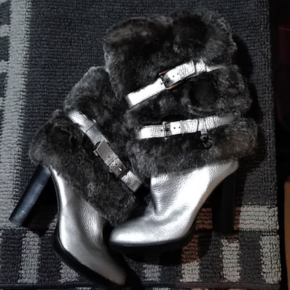 NWOT Michael Kors Boots🖤❤️🖤 - Picture 1 of 4